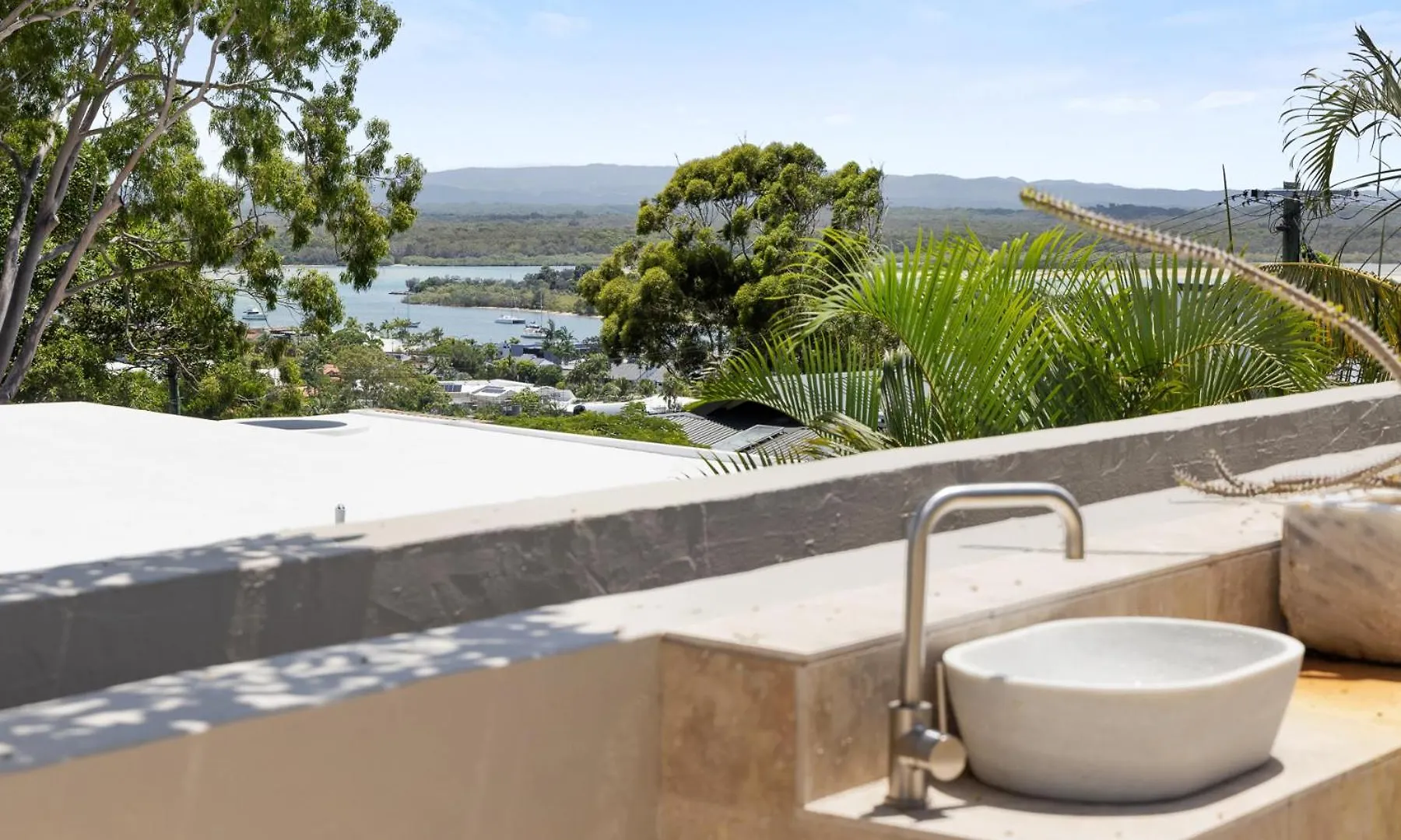 The Sunroom On Noosa Hill With Rooftop 0*, Noosa Heads Australia