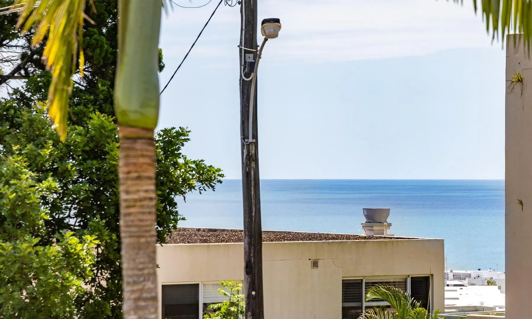 The Sunroom On Noosa Hill With Rooftop Apartment Noosa Heads